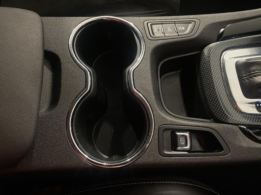 Photo '30' of Holden Commodore Photo '30' of Holden Commodore