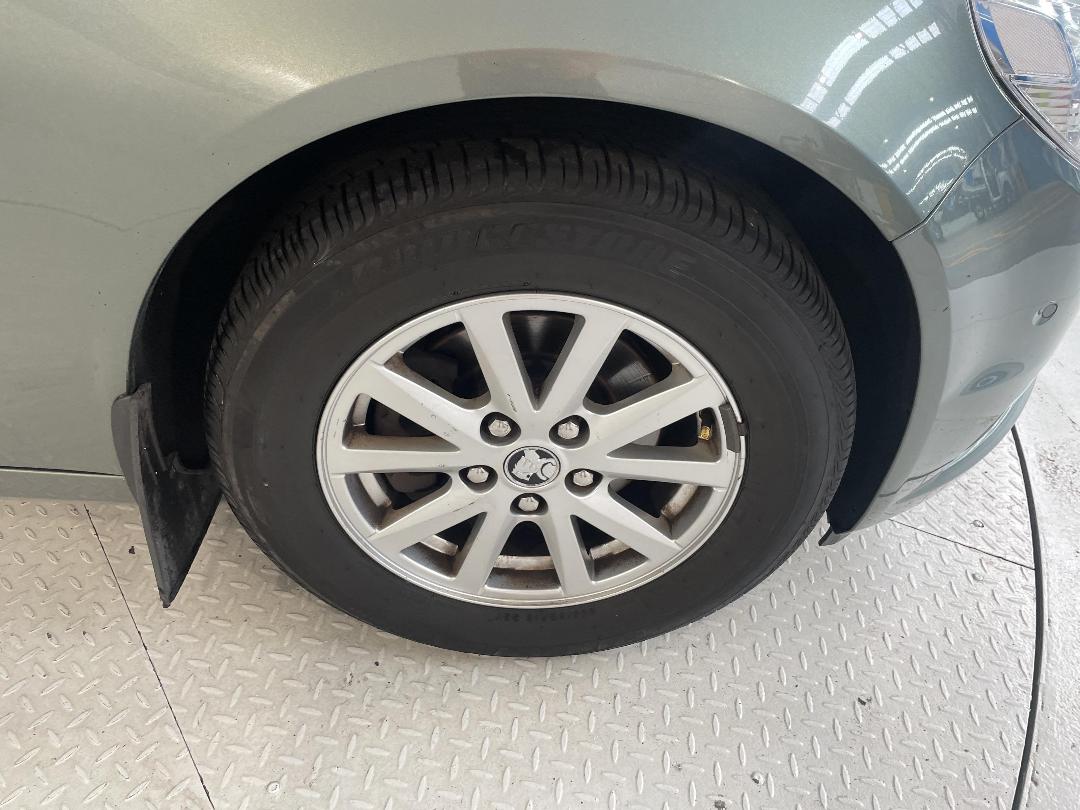 Photo '9' of Holden Commodore Photo '9' of Holden Commodore