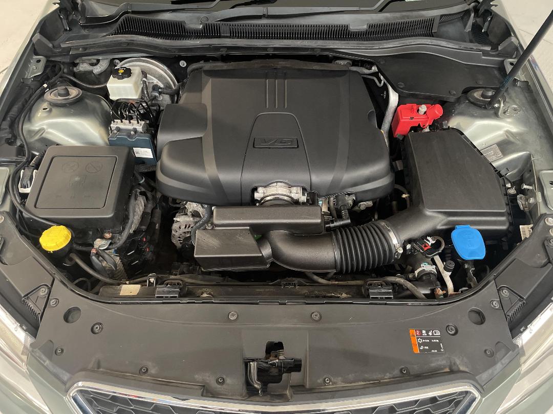 Photo '13' of Holden Commodore Photo '13' of Holden Commodore