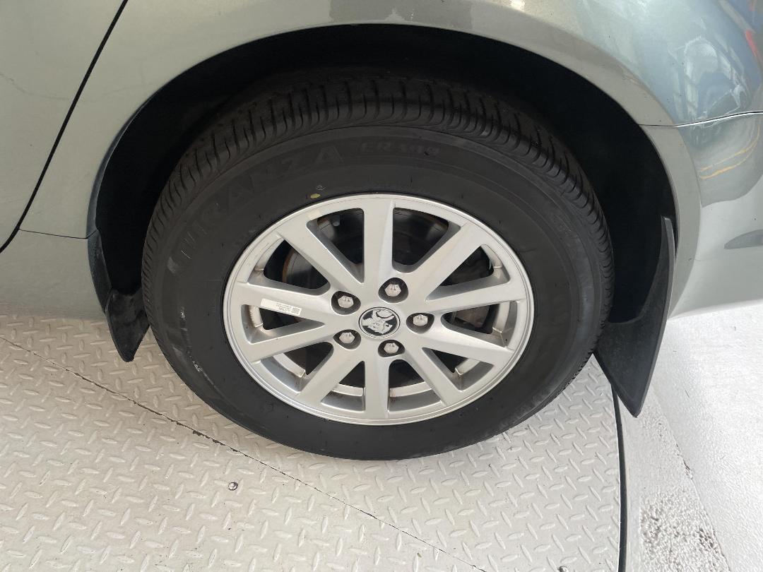 Photo '11' of Holden Commodore Photo '11' of Holden Commodore