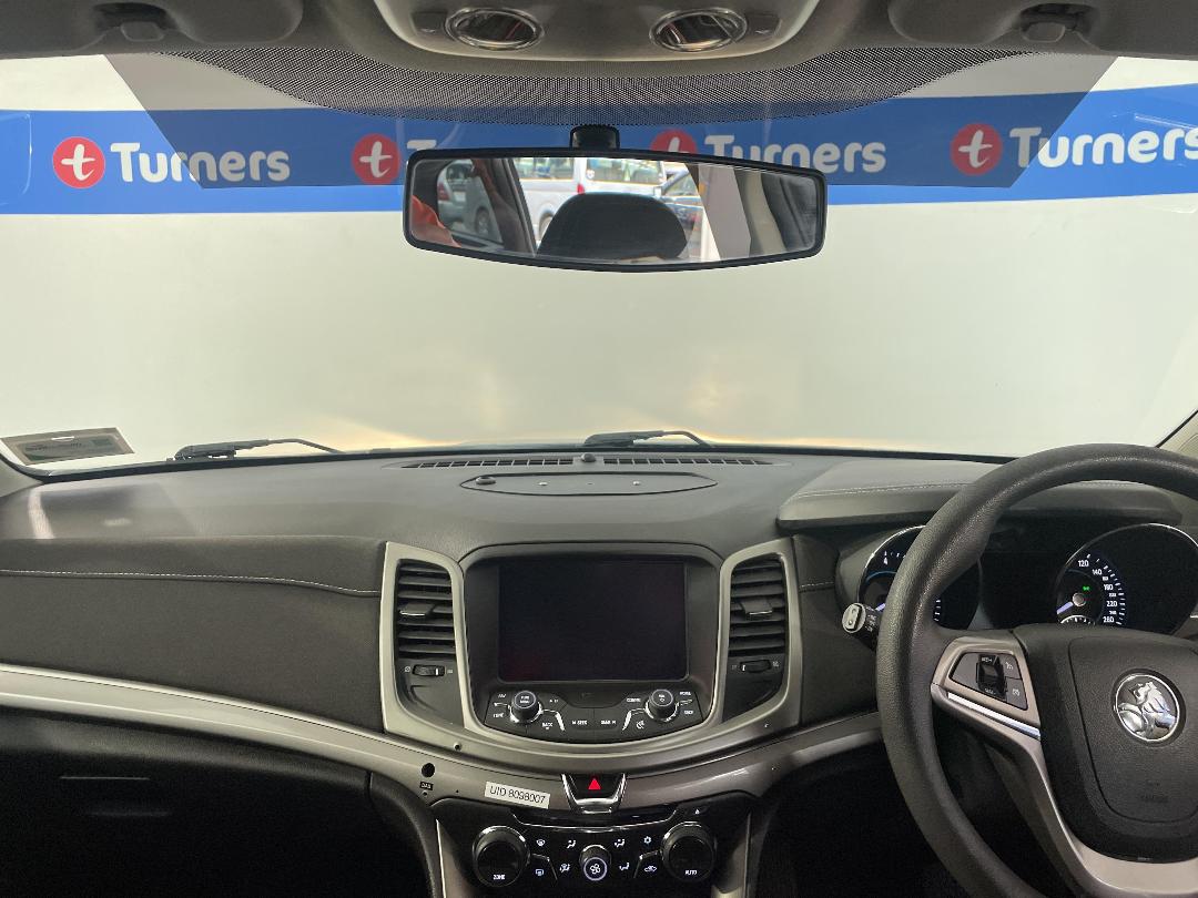 Photo '17' of Holden Commodore Photo '17' of Holden Commodore