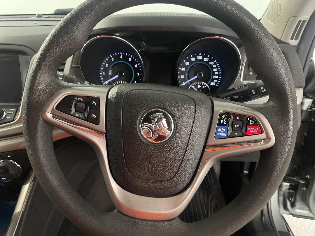 Photo '27' of Holden Commodore Photo '27' of Holden Commodore