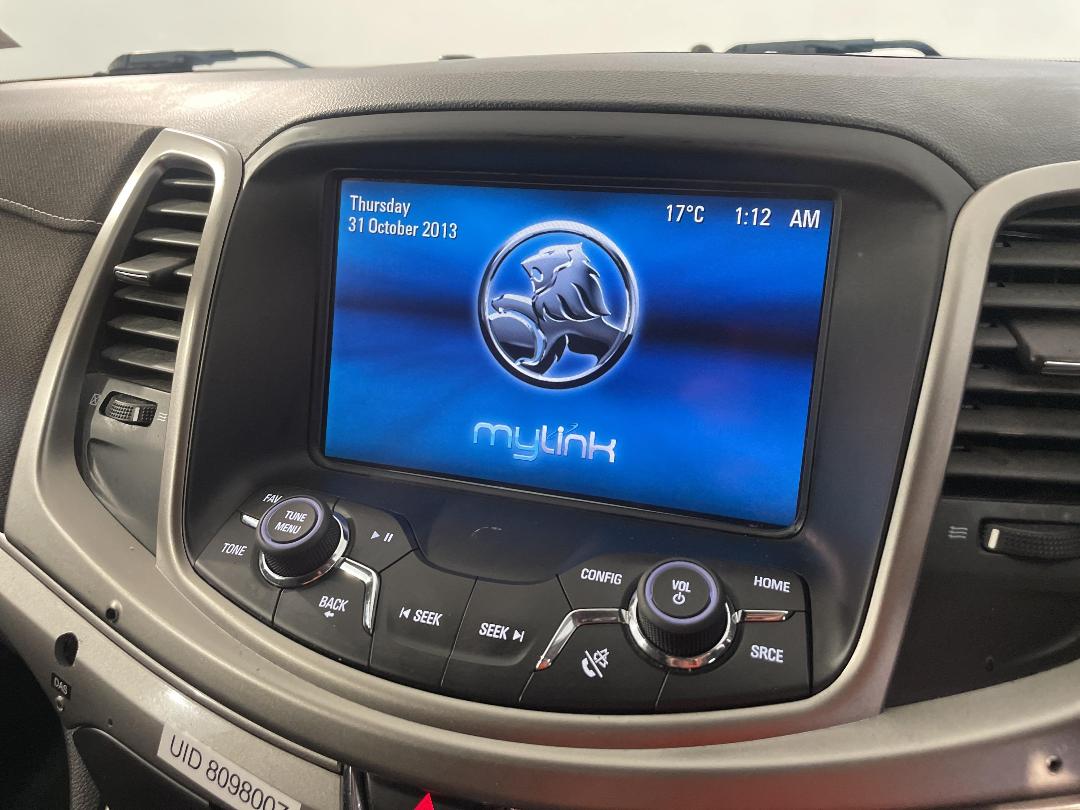 Photo '28' of Holden Commodore Photo '28' of Holden Commodore