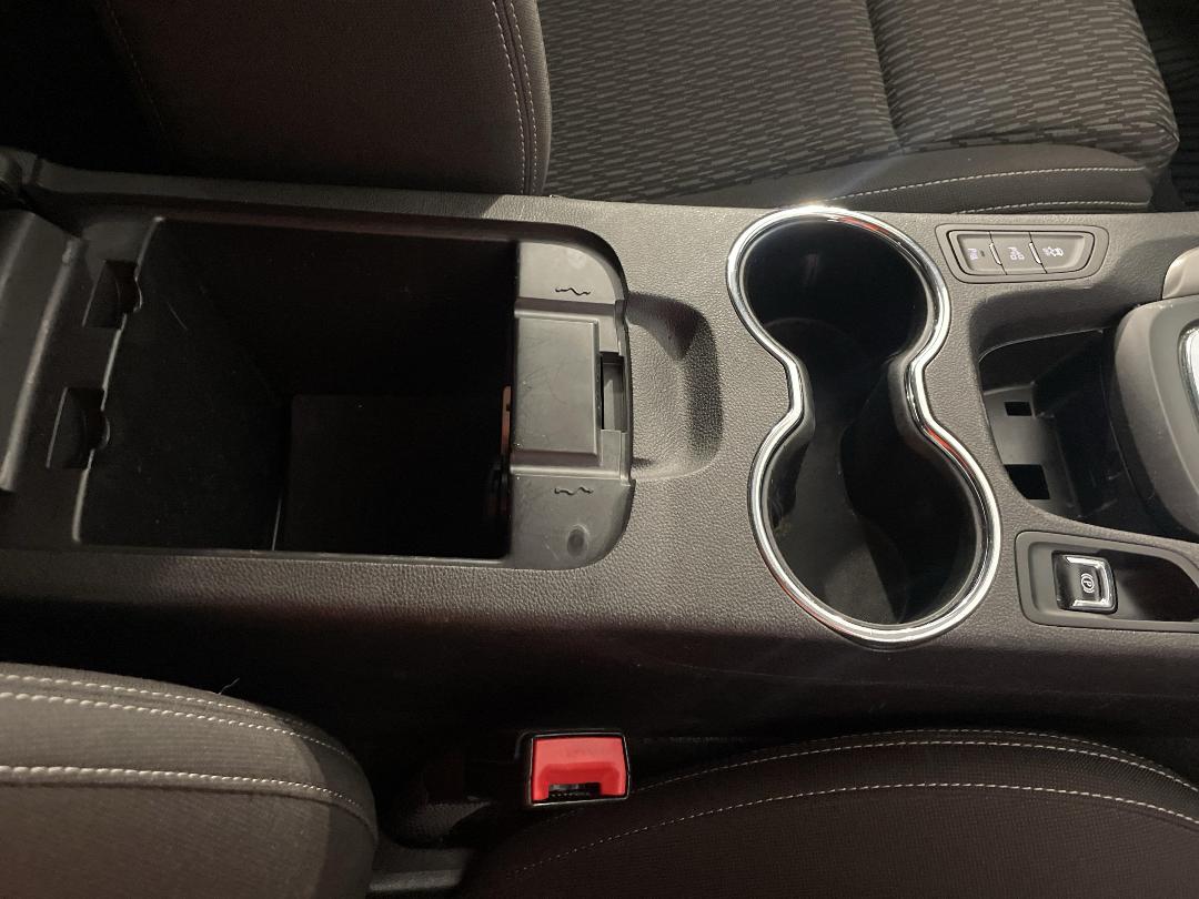 Photo '32' of Holden Commodore Photo '32' of Holden Commodore