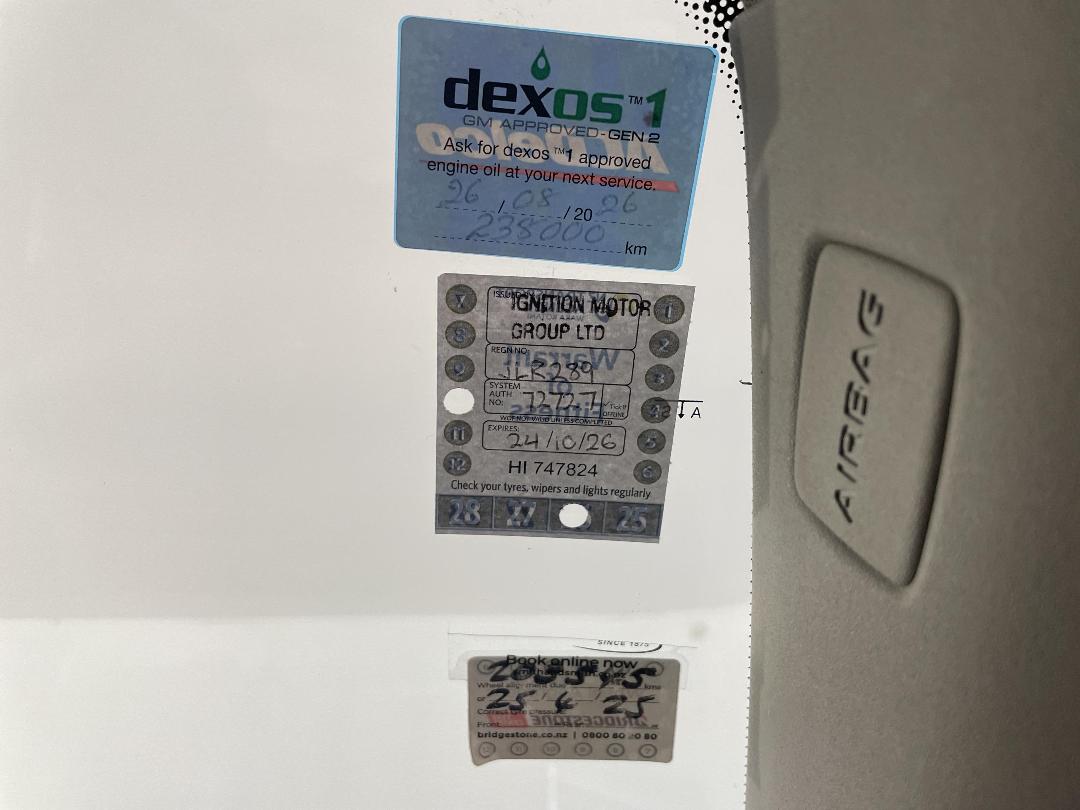 Photo '33' of Holden Commodore Photo '33' of Holden Commodore