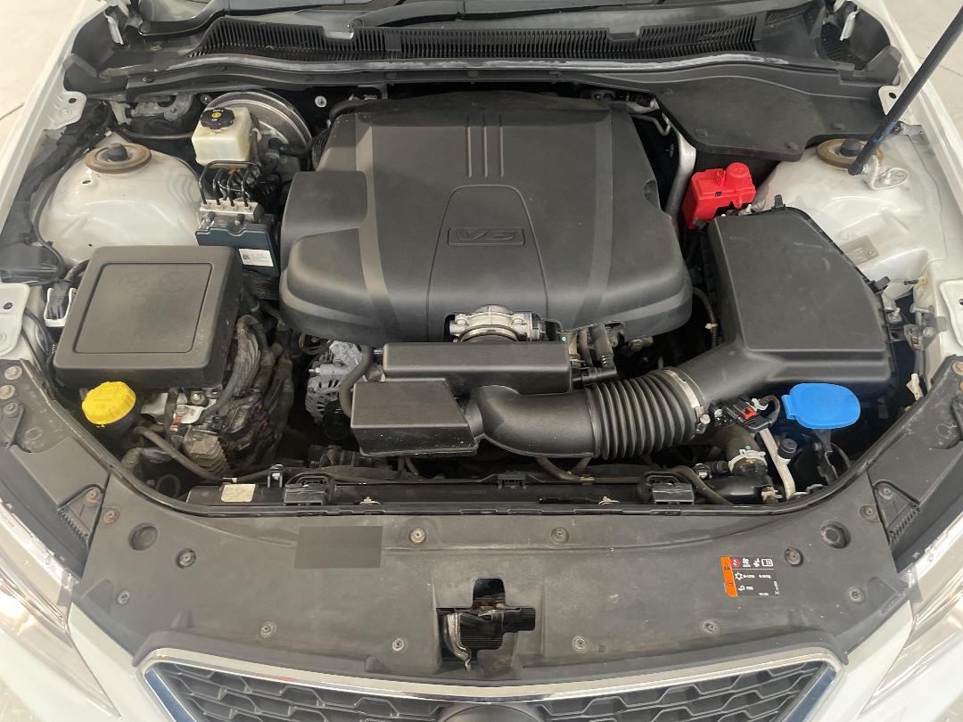 Photo '13' of Holden Commodore Photo '13' of Holden Commodore