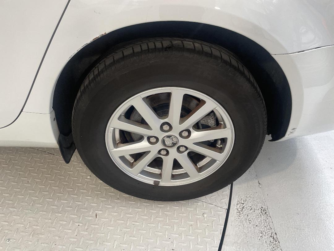 Photo '11' of Holden Commodore Photo '11' of Holden Commodore