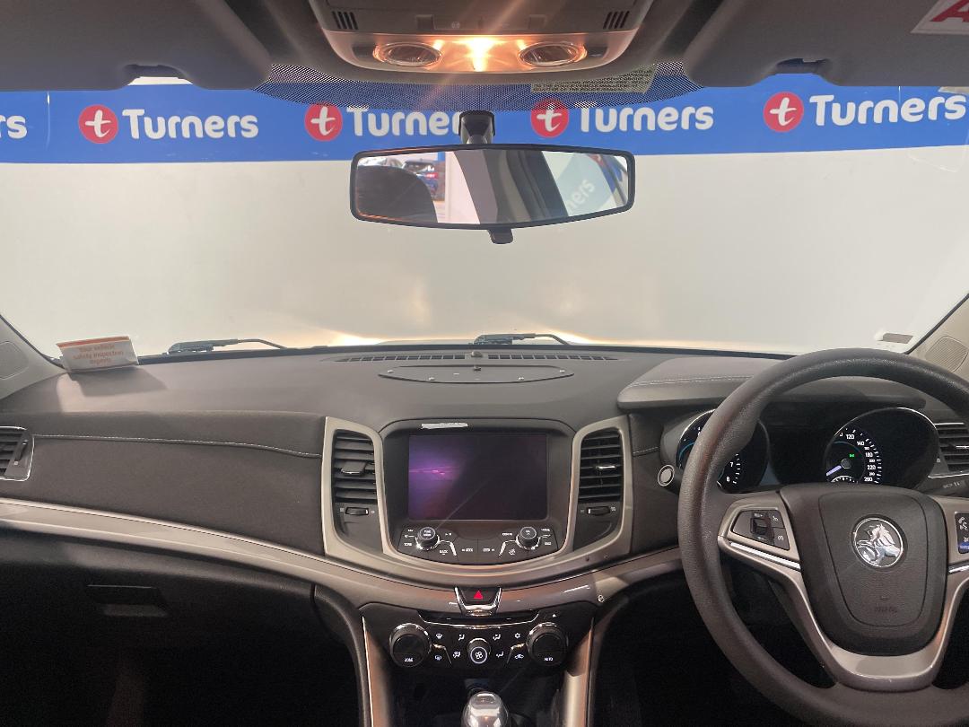 Photo '17' of Holden Commodore Photo '17' of Holden Commodore