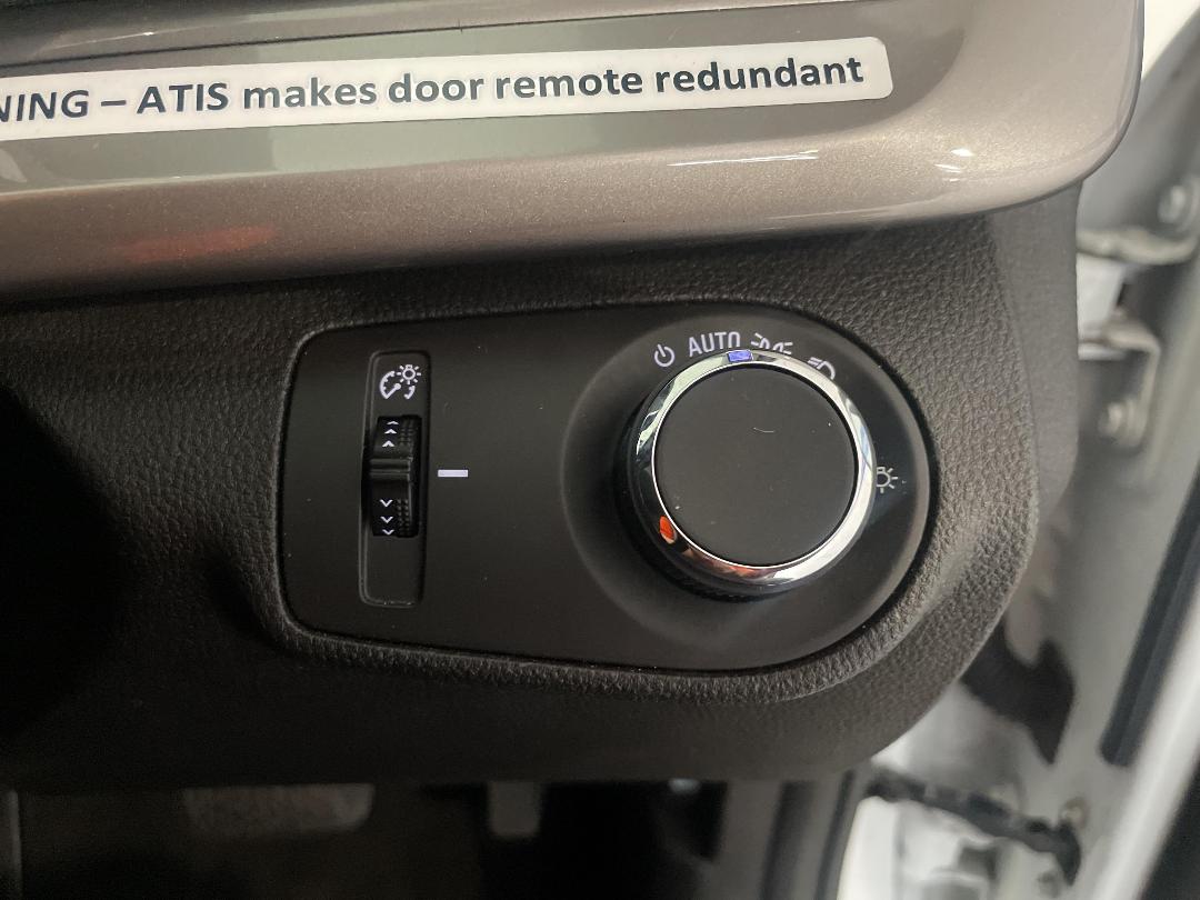 Photo '24' of Holden Commodore Photo '24' of Holden Commodore