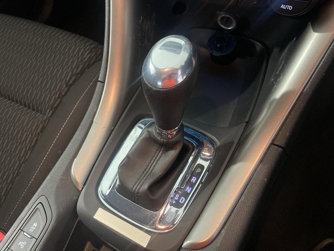 Photo '31' of Holden Commodore Photo '31' of Holden Commodore