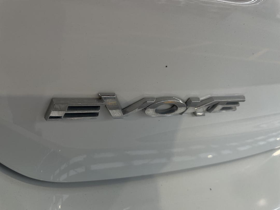 Photo '35' of Holden Commodore Photo '35' of Holden Commodore