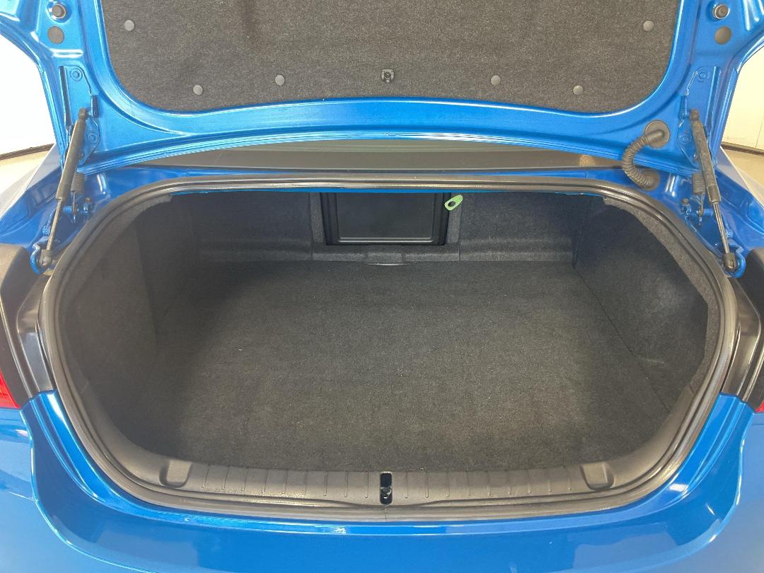 Photo '14' of Holden Commodore Photo '14' of Holden Commodore