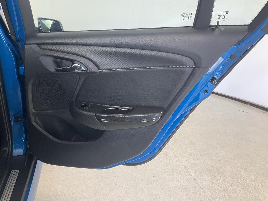 Photo '19' of Holden Commodore Photo '19' of Holden Commodore