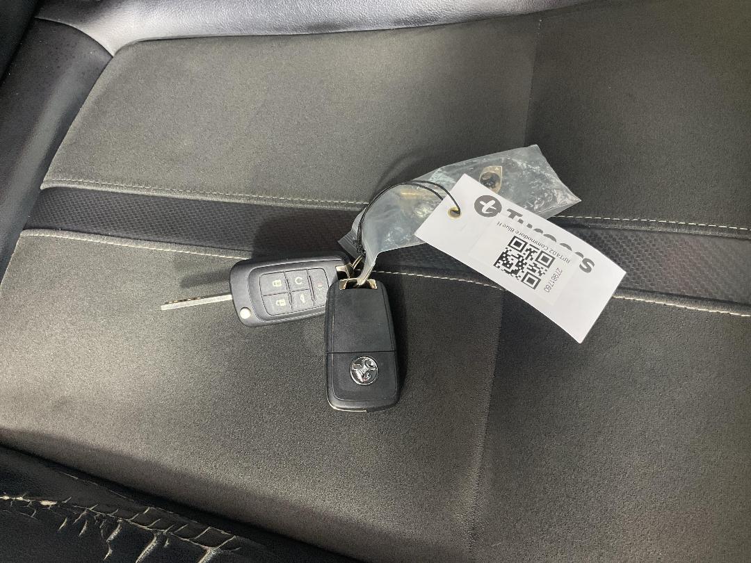 Photo '22' of Holden Commodore Photo '22' of Holden Commodore