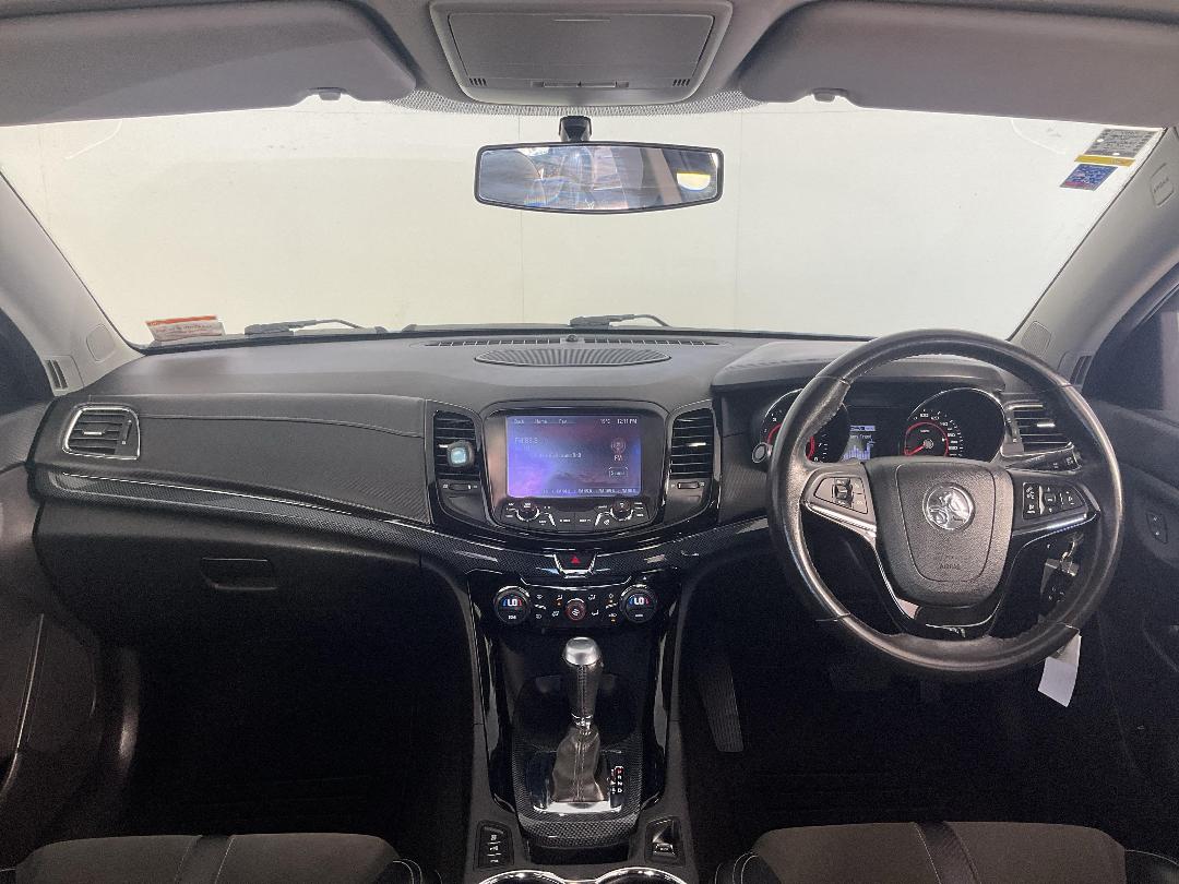 Photo '17' of Holden Commodore Photo '17' of Holden Commodore