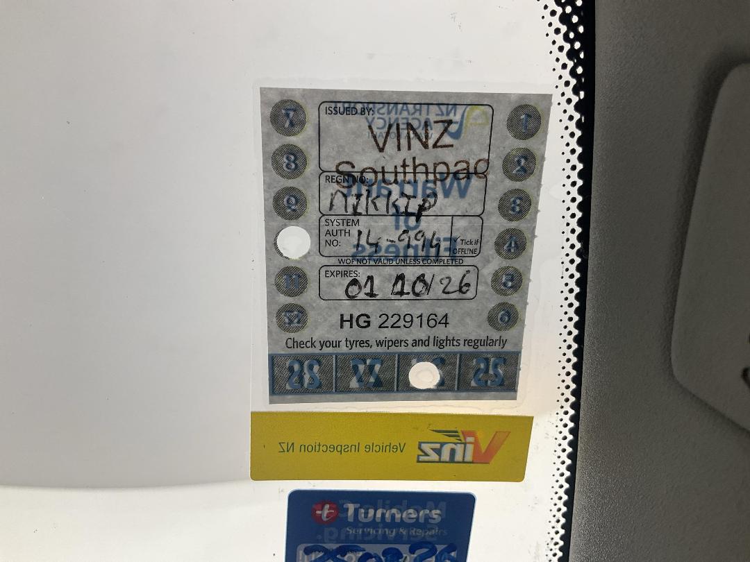 Photo '24' of Holden Commodore Photo '24' of Holden Commodore