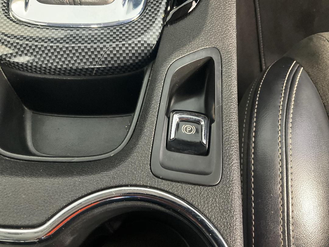 Photo '30' of Holden Commodore Photo '30' of Holden Commodore