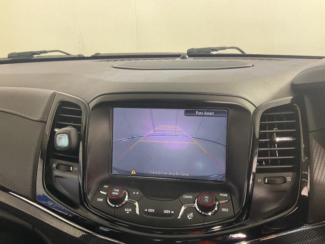 Photo '33' of Holden Commodore Photo '33' of Holden Commodore