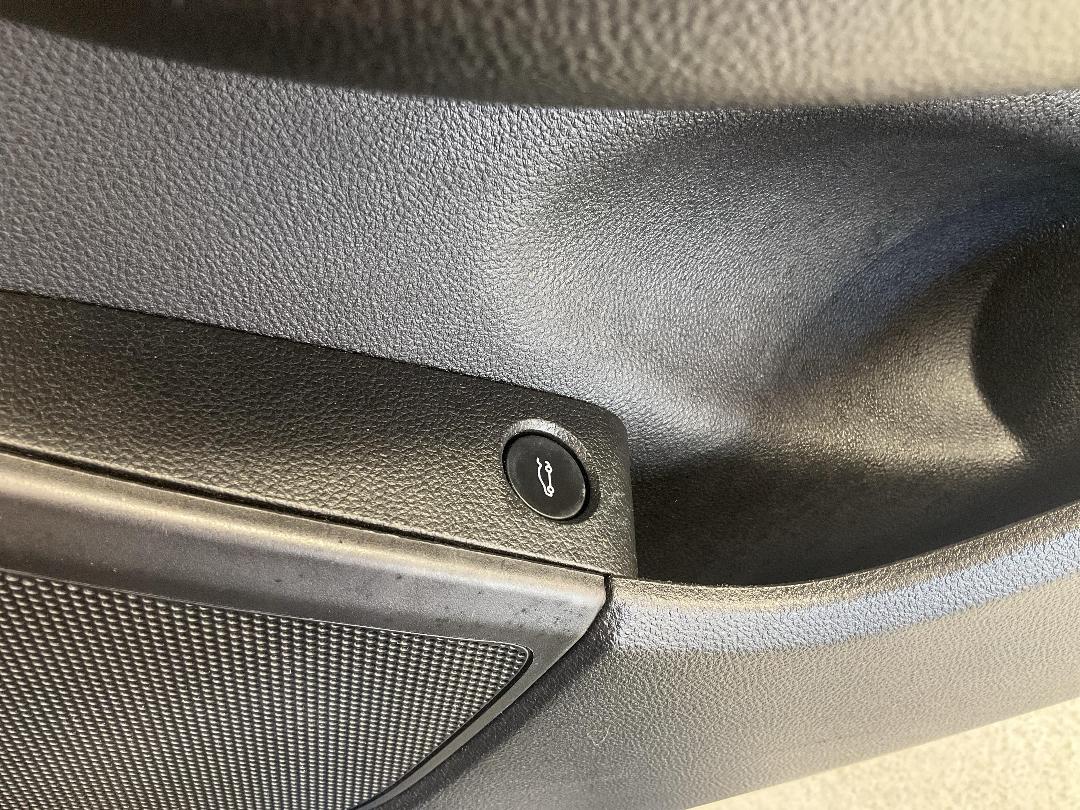 Photo '32' of Holden Commodore Photo '32' of Holden Commodore