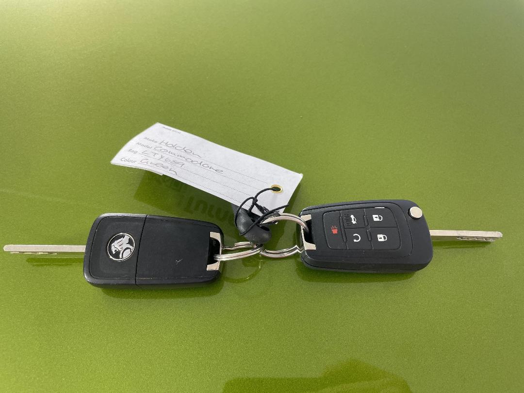 Photo '22' of Holden Commodore Photo '22' of Holden Commodore