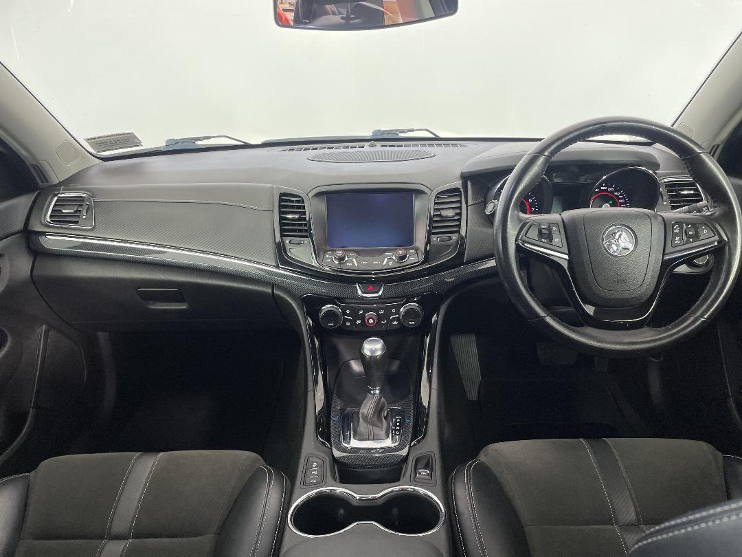 Photo '17' of Holden Commodore Photo '17' of Holden Commodore