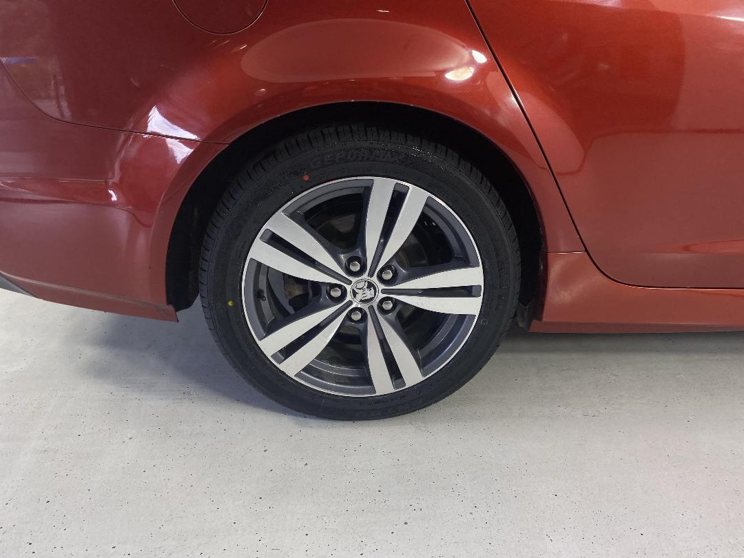 Photo '12' of Holden Commodore Photo '12' of Holden Commodore