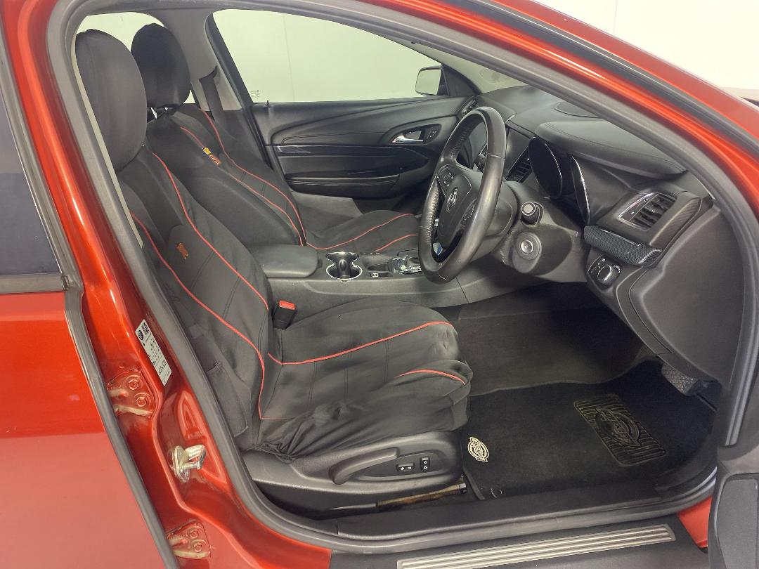 Photo '16' of Holden Commodore Photo '16' of Holden Commodore