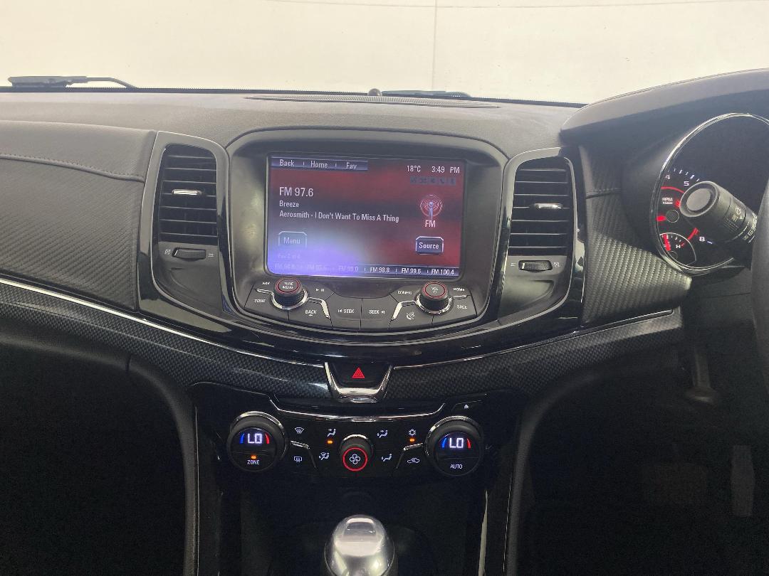 Photo '18' of Holden Commodore Photo '18' of Holden Commodore