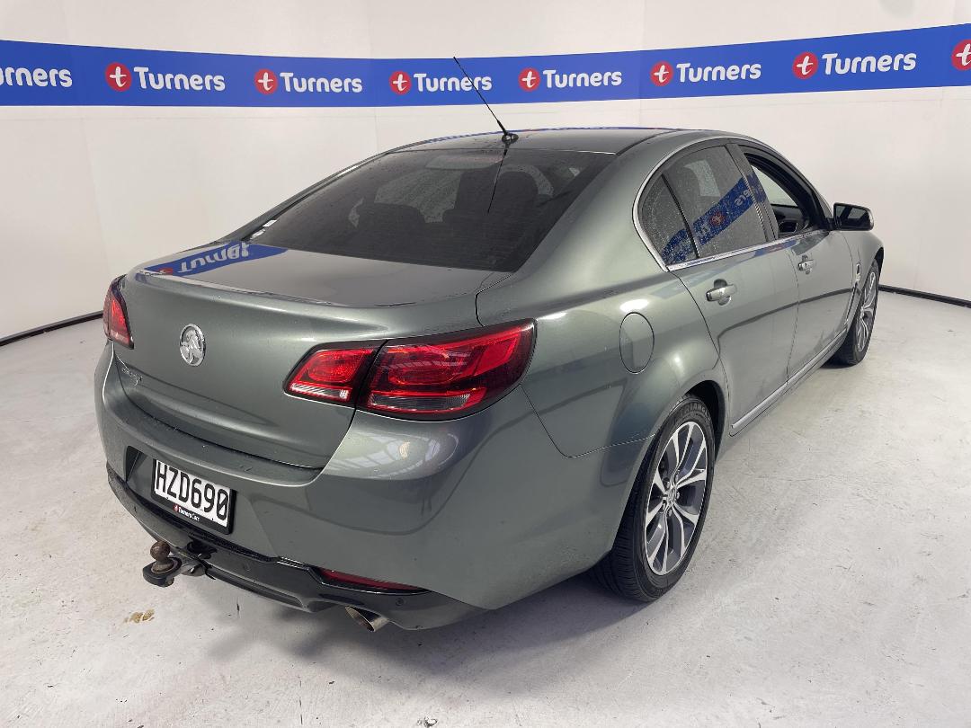 Photo '7' of Holden Commodore Photo '7' of Holden Commodore