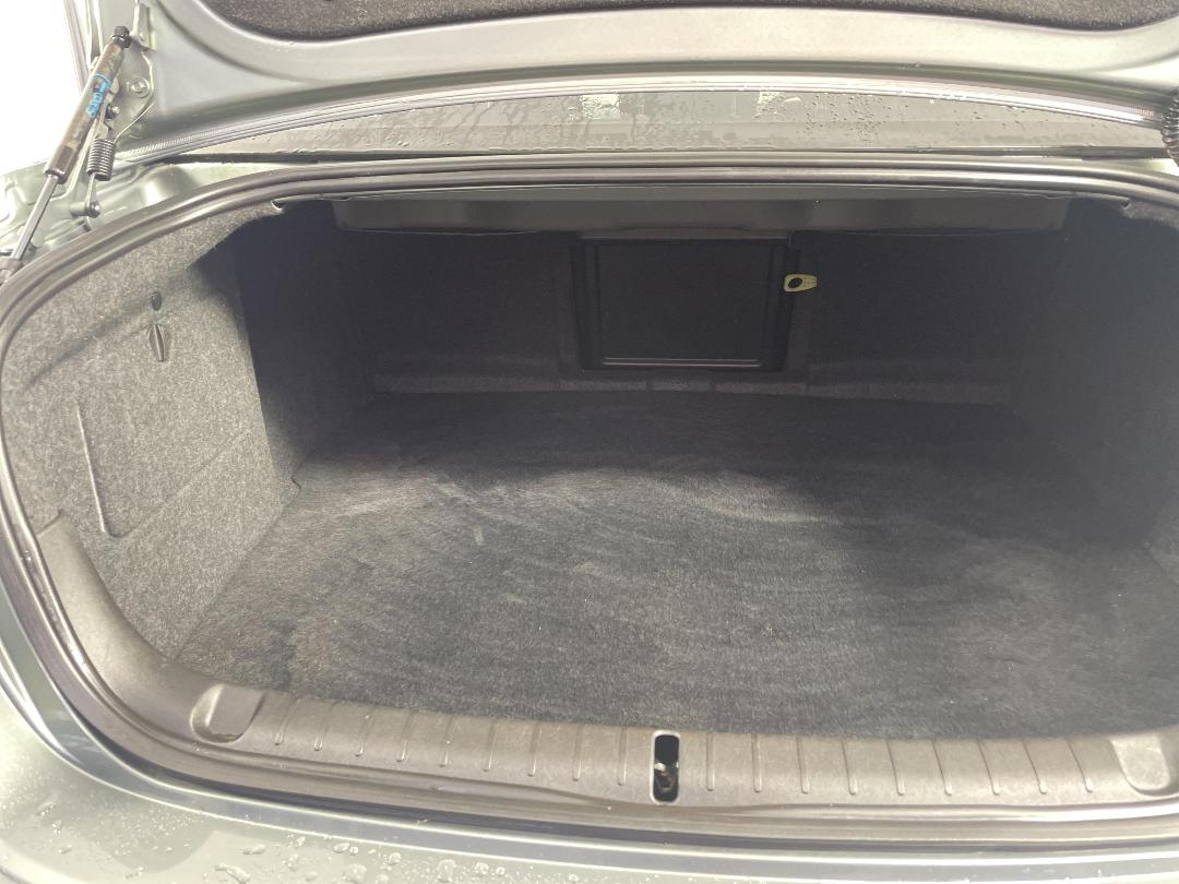 Photo '14' of Holden Commodore Photo '14' of Holden Commodore