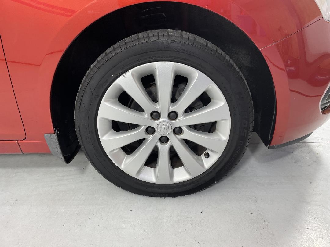 Photo '9' of Holden Cruze