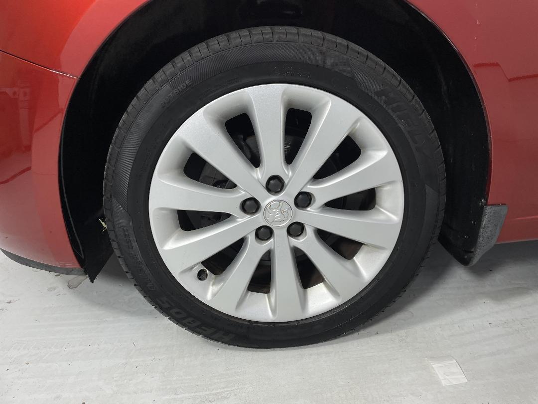 Photo '10' of Holden Cruze