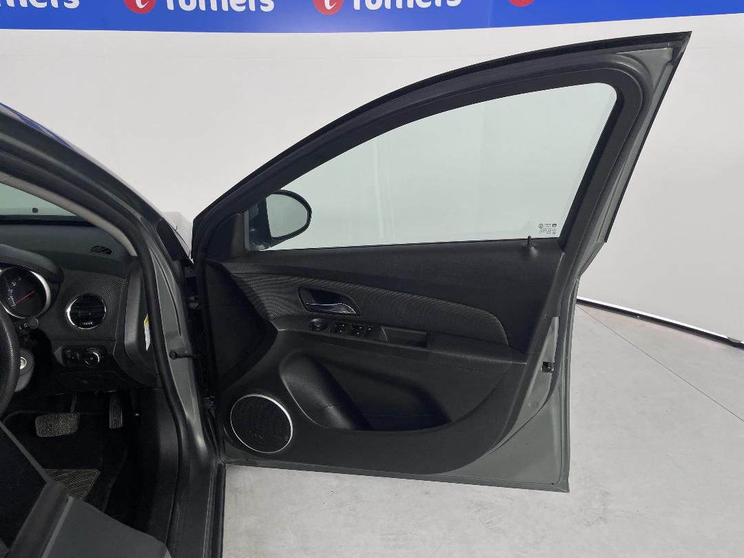 Photo '15' of Holden Cruze Photo '15' of Holden Cruze