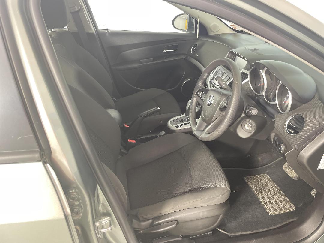 Photo '16' of Holden Cruze Photo '16' of Holden Cruze