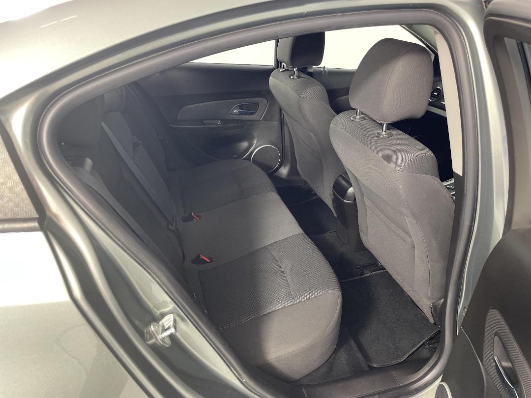 Photo '20' of Holden Cruze Photo '20' of Holden Cruze