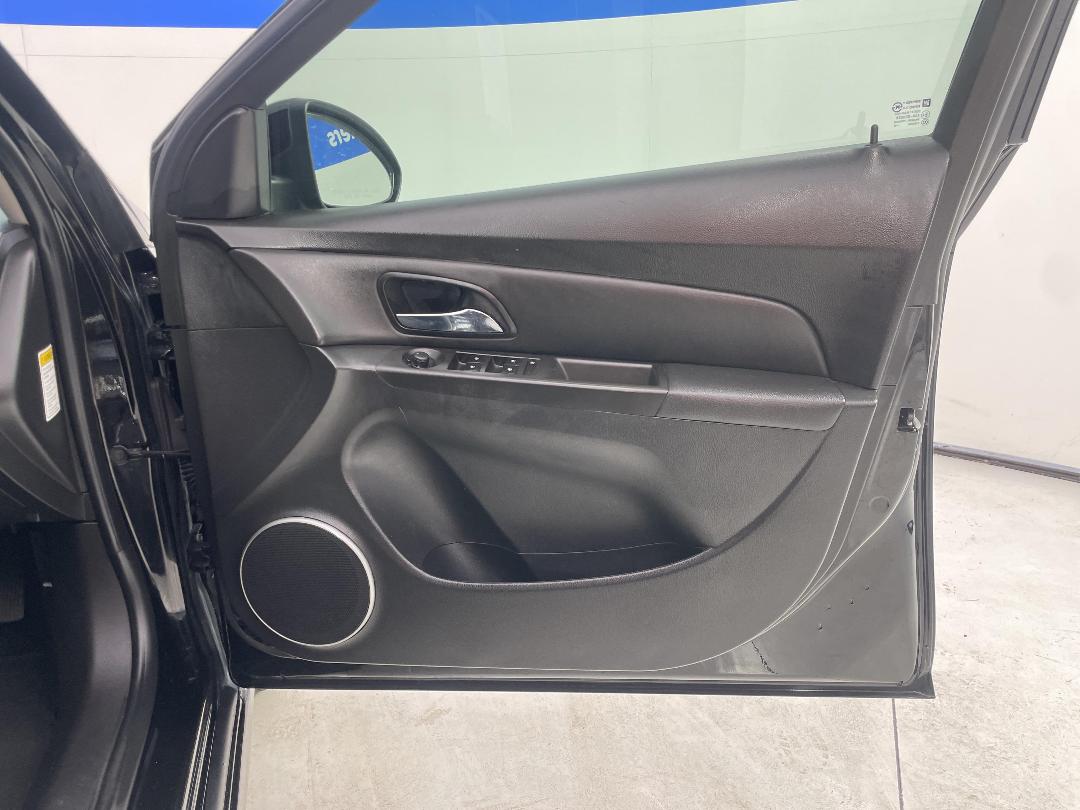 Photo '13' of Holden Cruze SRI-V