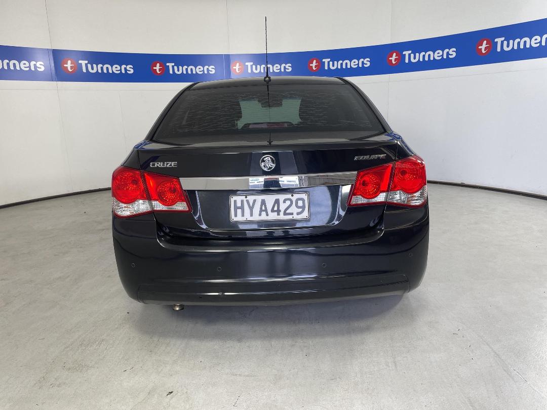 Photo '6' of Holden Cruze