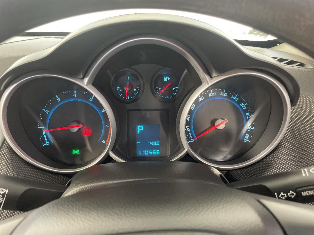 Photo '21' of Holden Cruze