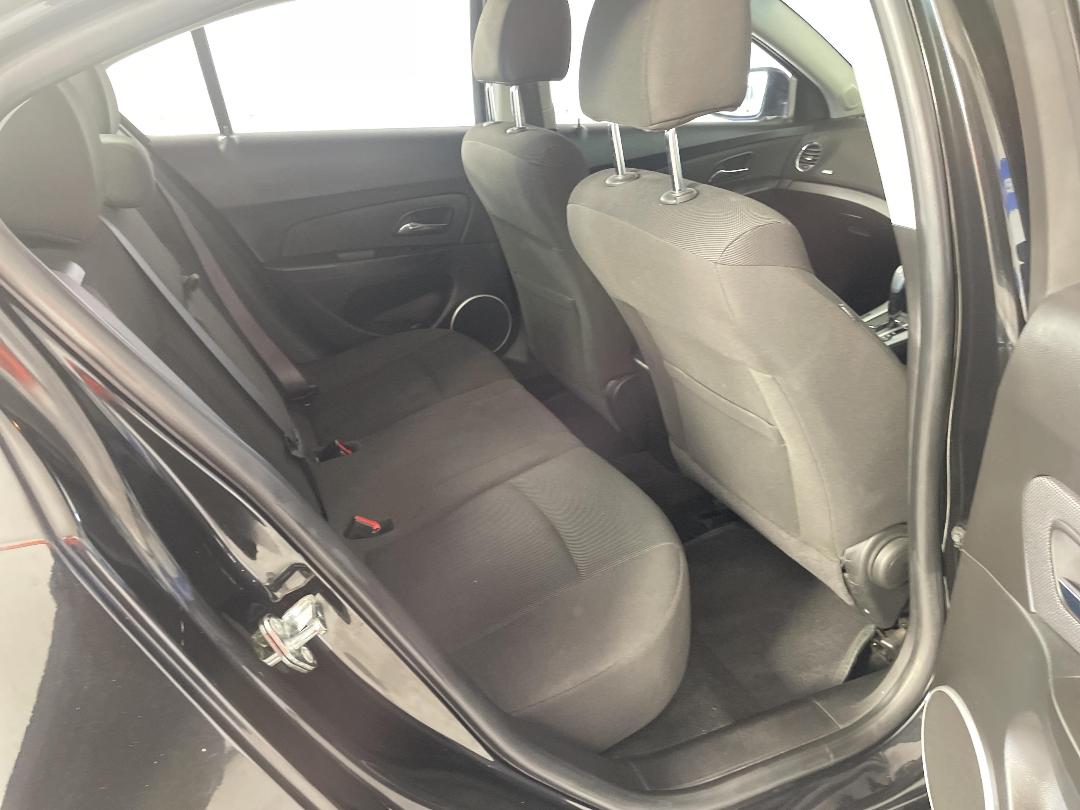 Photo '20' of Holden Cruze