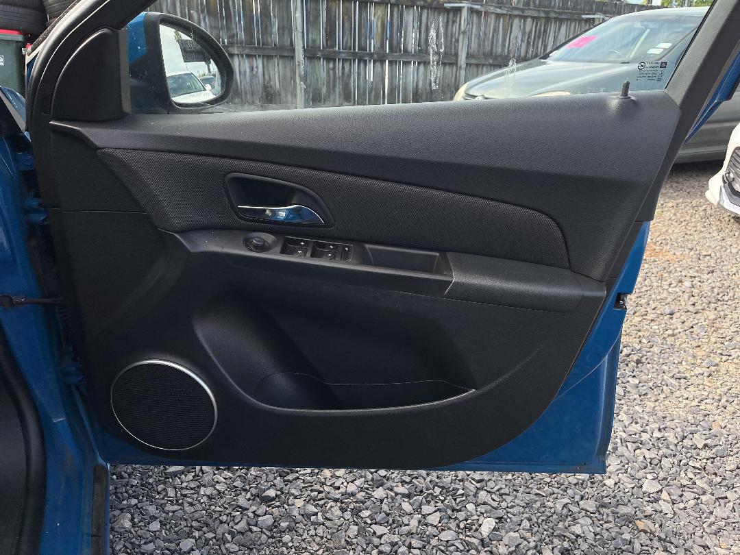 Photo '13' of Holden Cruze Equipe