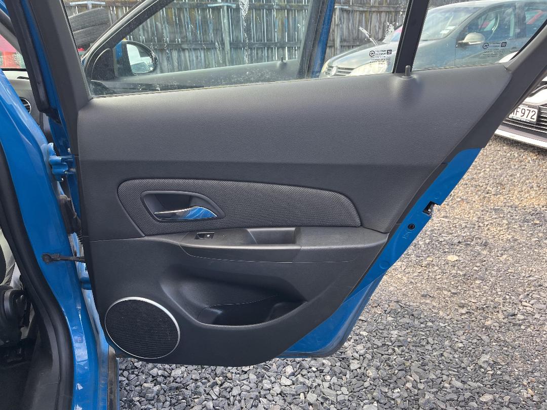 Photo '17' of Holden Cruze Equipe