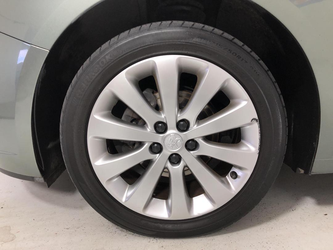 Photo '10' of Holden Cruze