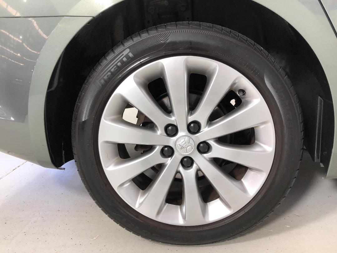 Photo '12' of Holden Cruze