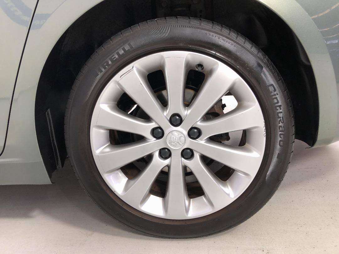 Photo '11' of Holden Cruze