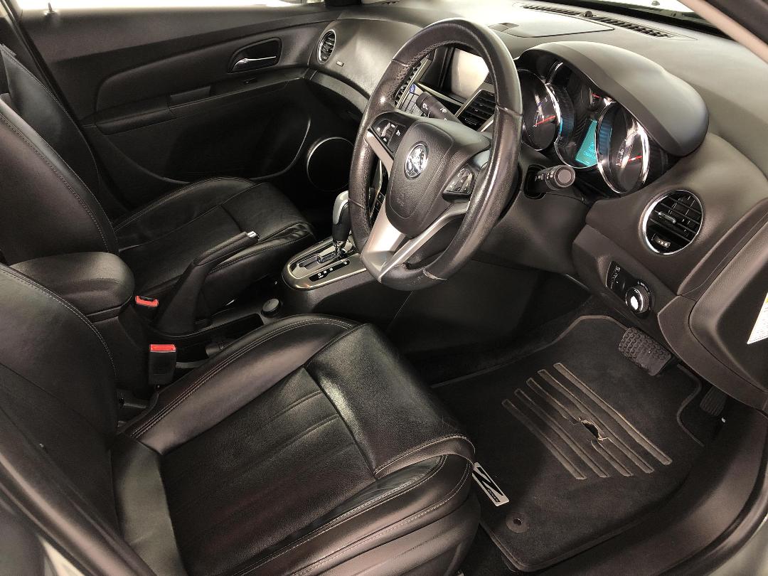 Photo '16' of Holden Cruze