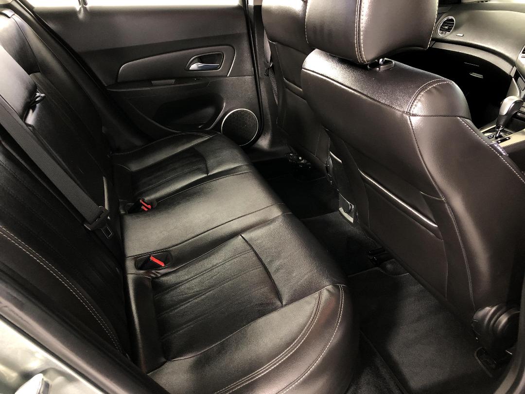 Photo '20' of Holden Cruze