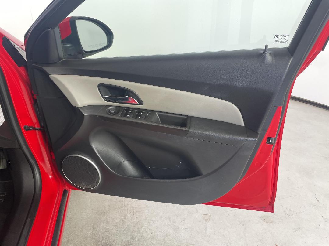 Photo '15' of Holden Cruze Photo '15' of Holden Cruze