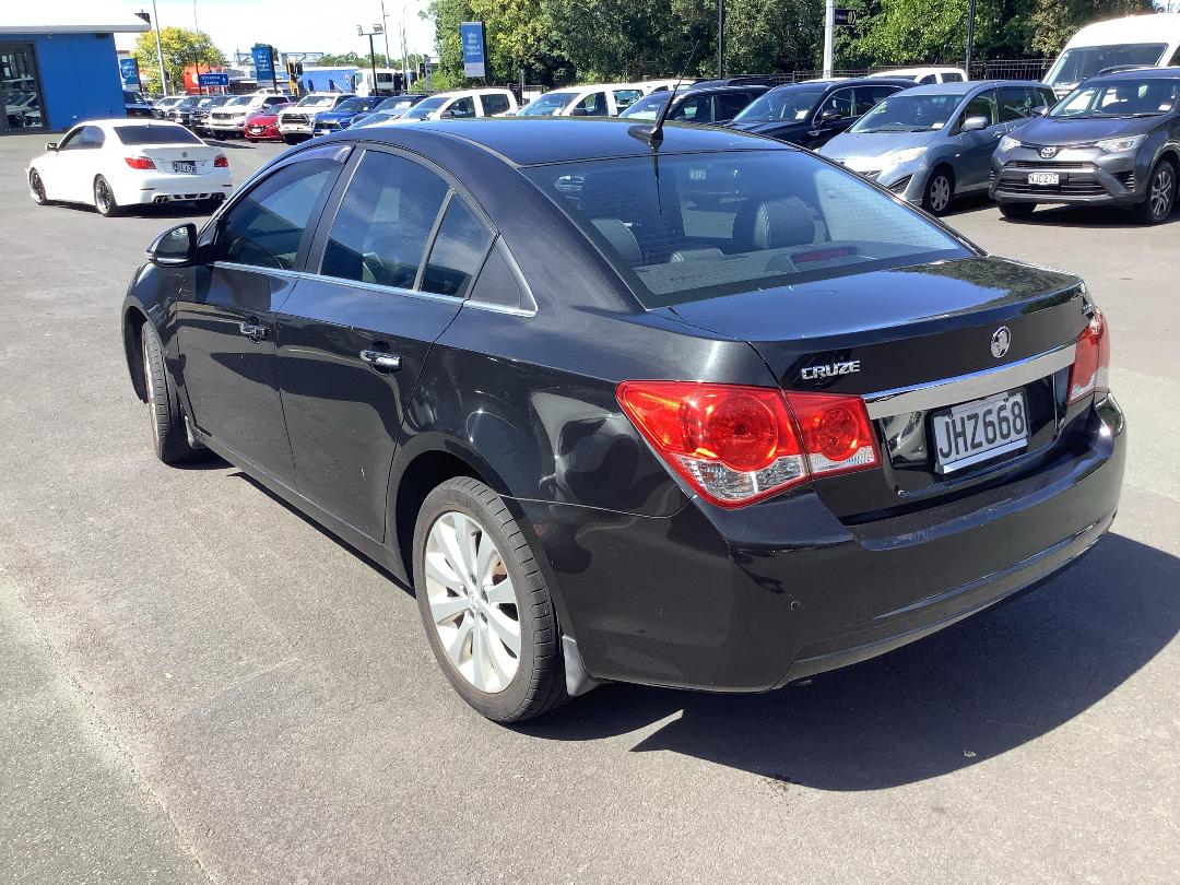 Photo '3' of Holden Cruze CDX