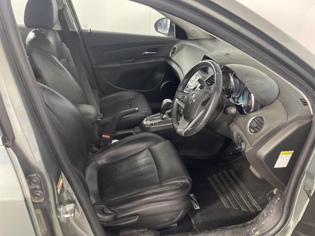 Photo '16' of Holden Cruze