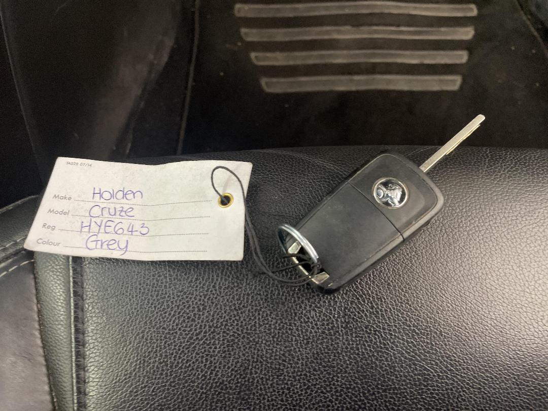 Photo '22' of Holden Cruze